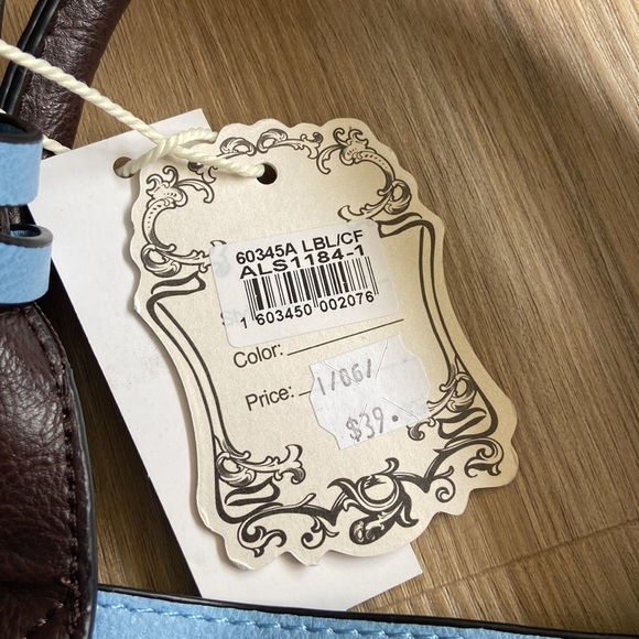 NWT vegan leather handbag - Picture 12 of 13